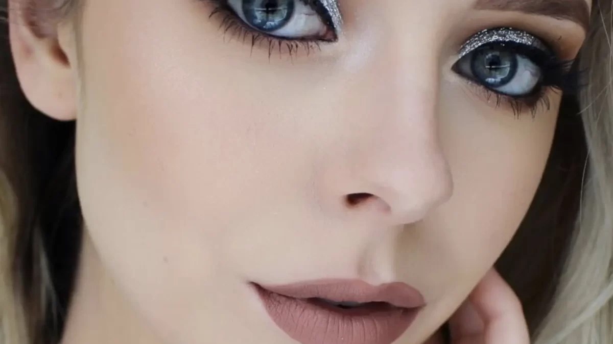 How a ‘Lash Enhancement’ Tattoo Makes Your Lashes Look Thicker